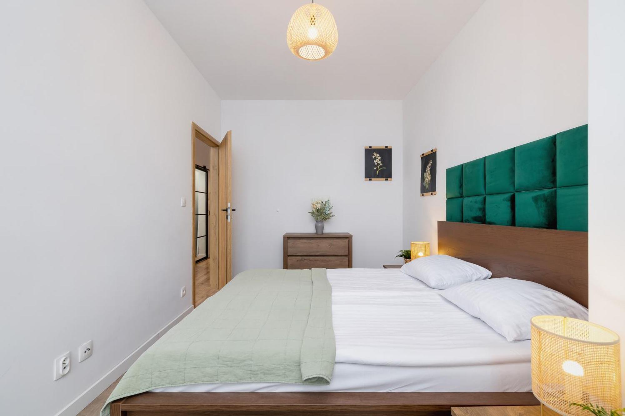 Exclusive Apartment In Katowice With Balcony, Parking, Gym And Sauna By Noclegi Renters Extérieur photo